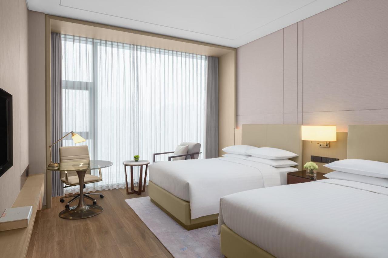 Courtyard By Marriott Xi'An North Hotel Exterior photo