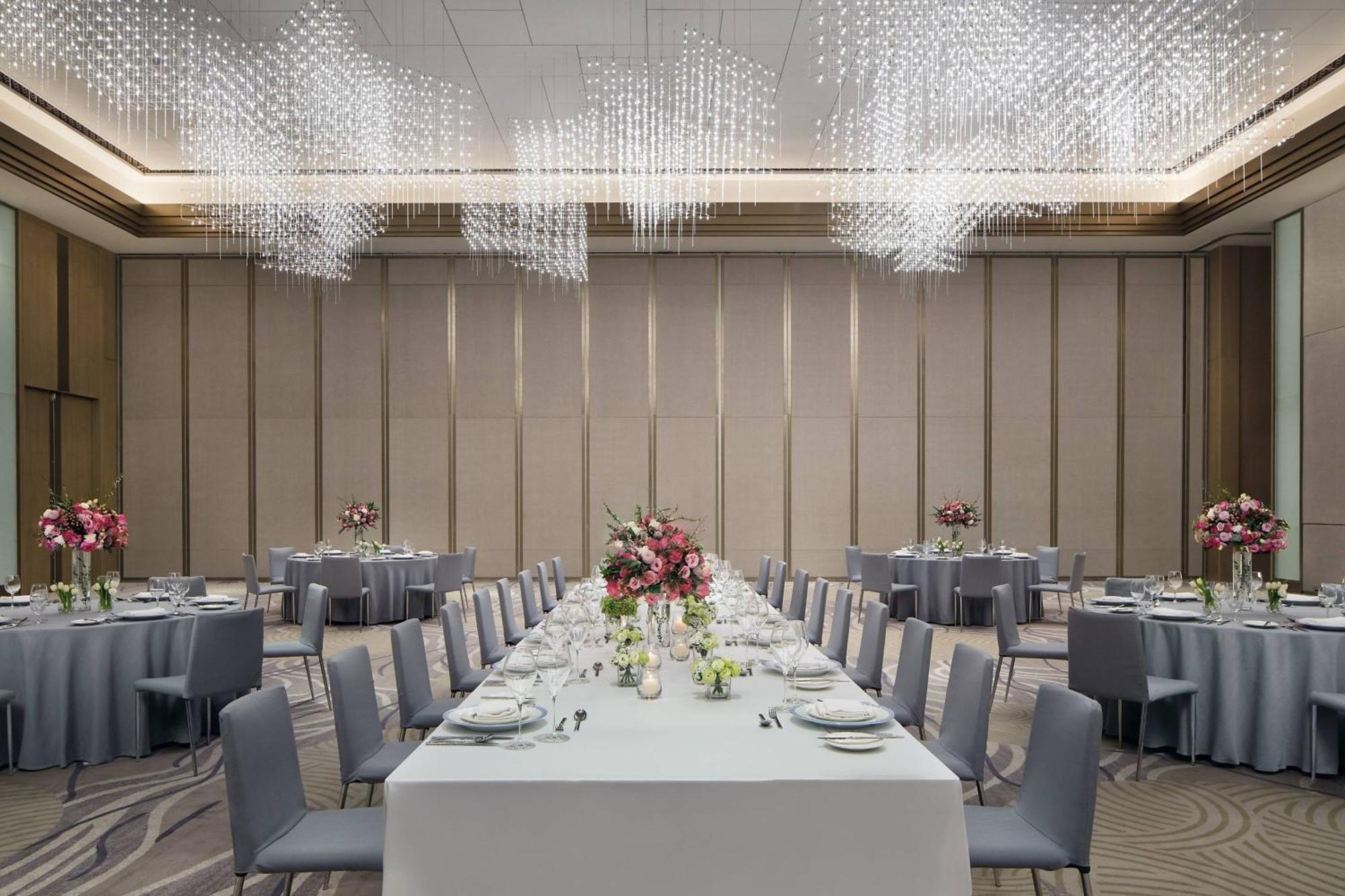 Courtyard By Marriott Xi'An North Hotel Exterior photo